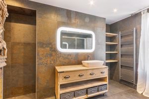 Photo 9- click for photo gallery